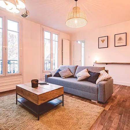 Charme De L'ancien Pour Cet Entierement Renove Rue Jeanne D'arc *
