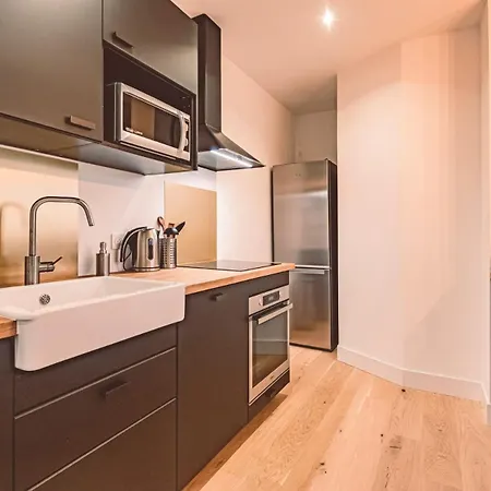 Charme De L'ancien Pour Cet Entierement Renove Rue Jeanne D'arc