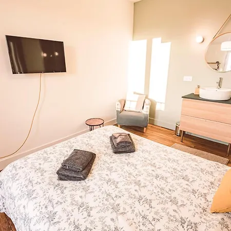 Charme De L'ancien Pour Cet Entierement Renove Rue Jeanne D'arc Apartman