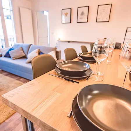 Apartment Charme De L'ancien Pour Cet Entierement Renove Rue Jeanne D'arc