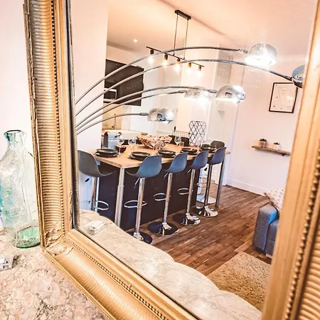 Charme De L'ancien Pour Cet Entierement Renove Rue Jeanne D'arc *